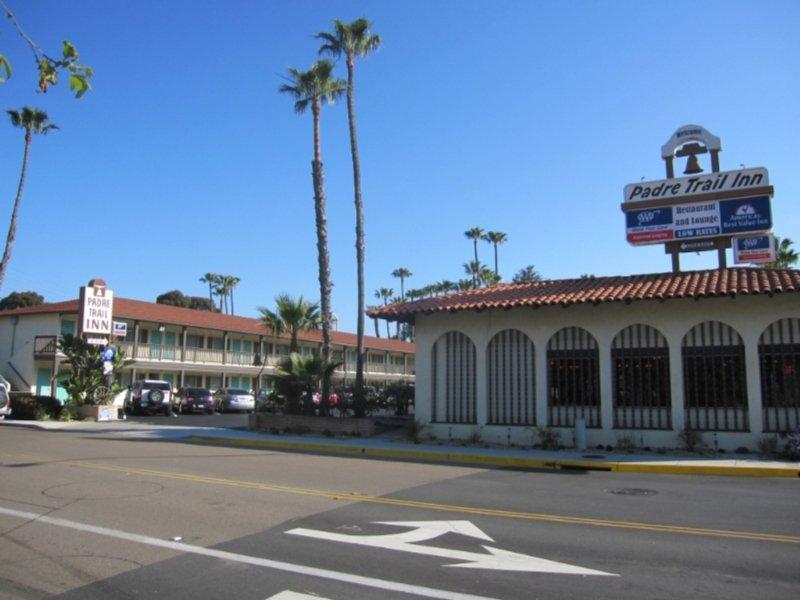 Hilton Garden Inn San Diego Old Town/Sea World Area Exterior photo